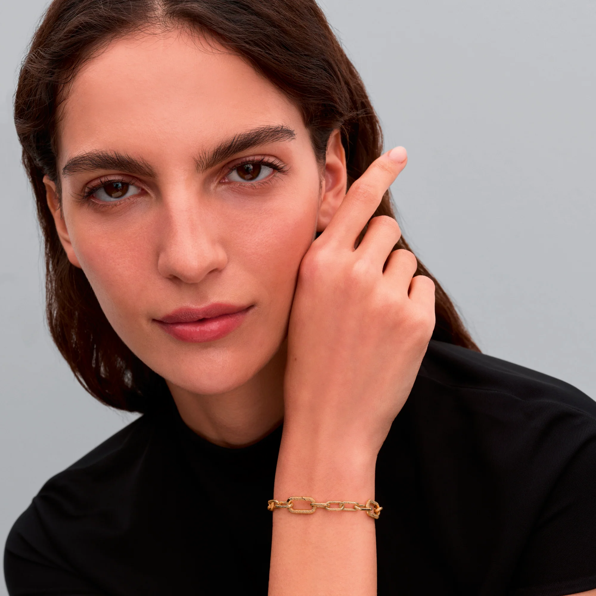 Textured 14K Gold-Plated Link Bracelet With 2 Openable Links - Image 2
